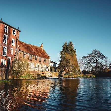 The Old Mill Hotel ซอลส์บรี ภายนอก รูปภาพ