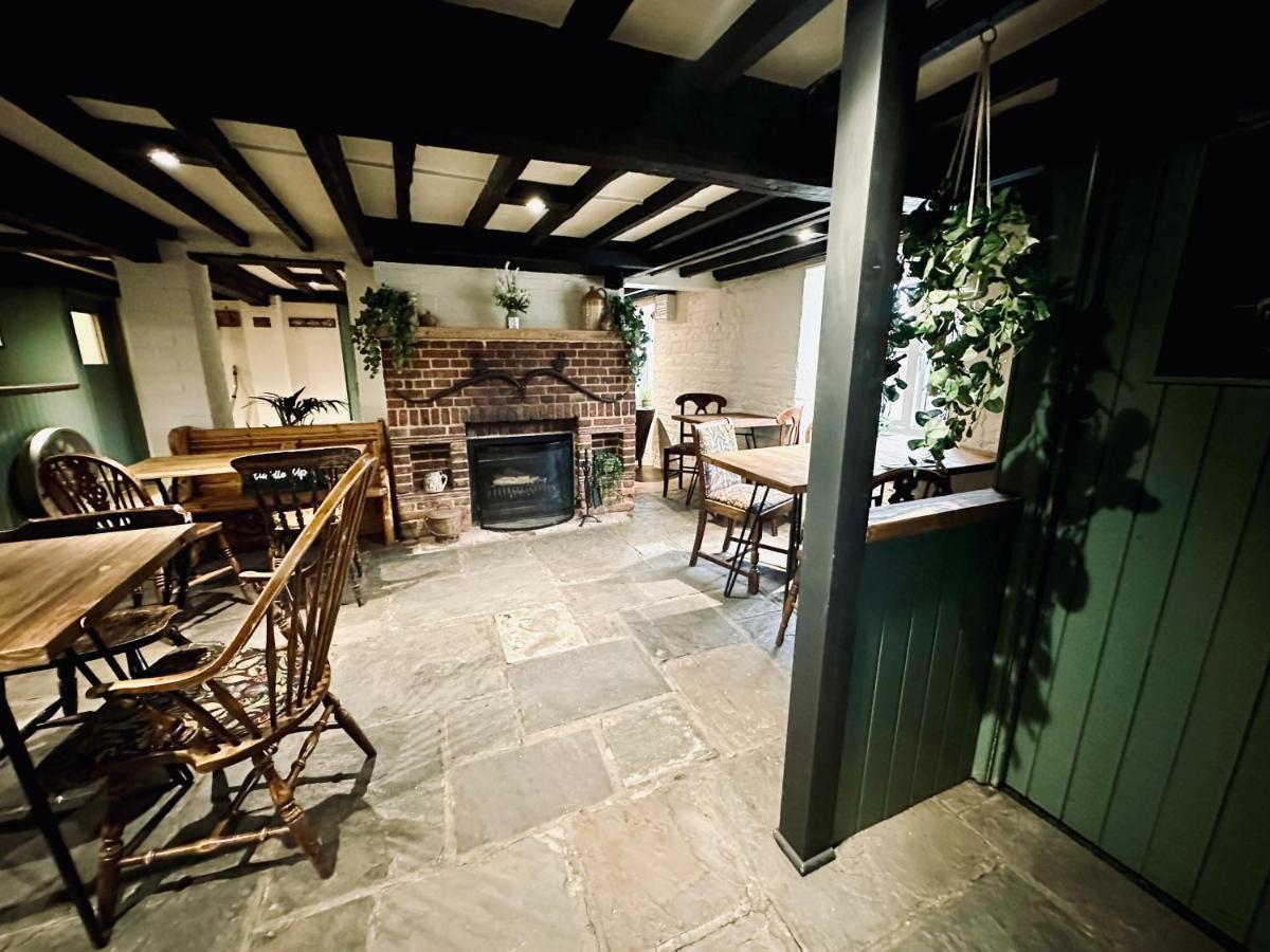 The Old Mill Hotel ซอลส์บรี ภายนอก รูปภาพ