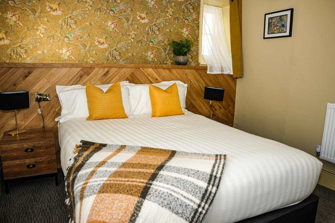 The Old Mill Hotel ซอลส์บรี ภายนอก รูปภาพ