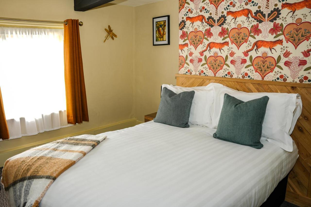 The Old Mill Hotel ซอลส์บรี ภายนอก รูปภาพ