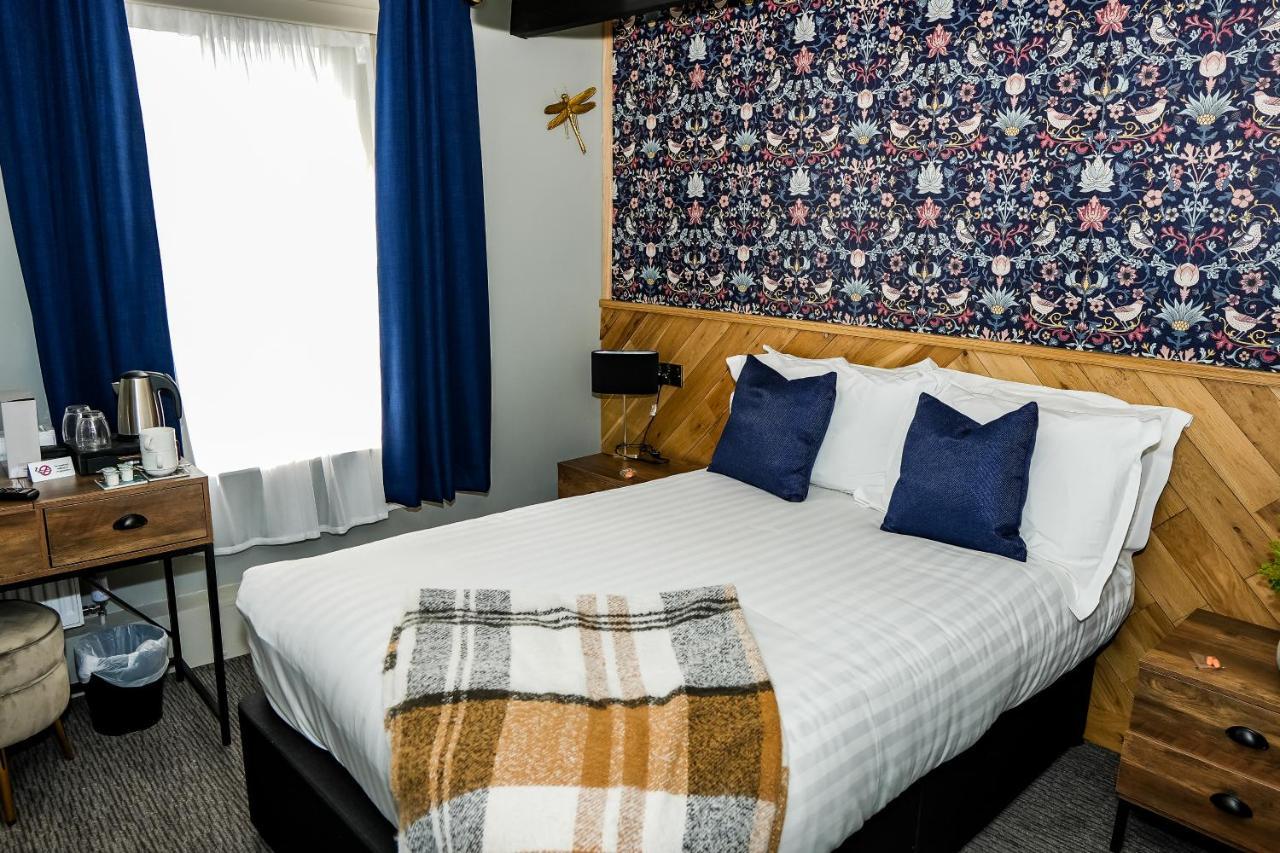 The Old Mill Hotel ซอลส์บรี ภายนอก รูปภาพ