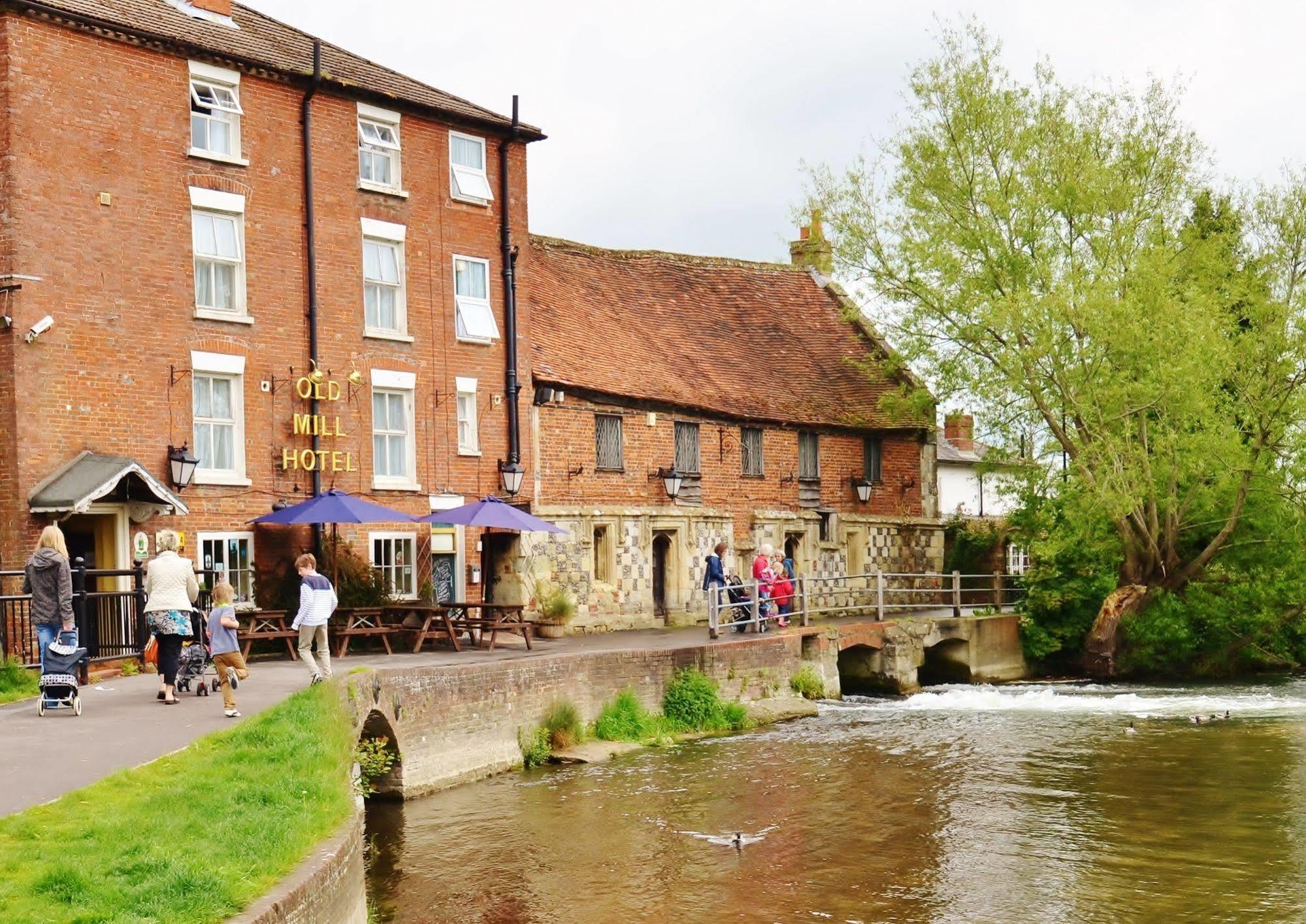The Old Mill Hotel ซอลส์บรี ภายนอก รูปภาพ